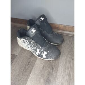 2.5Y Under Armour MLB Boys Baseball Cleats Youth Size - NO LACES INCLUDED